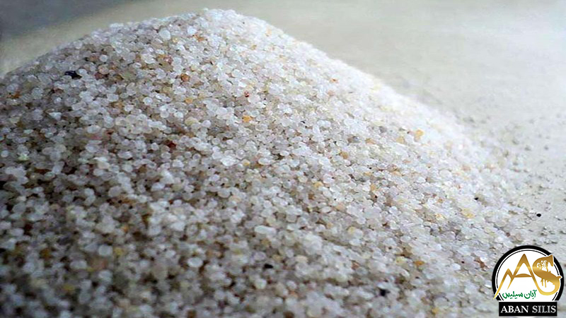 یکی از مهم‌ترین کاربردهای سیلیس در تصفیه آب حذف ذرات معلق و کدورت آب است