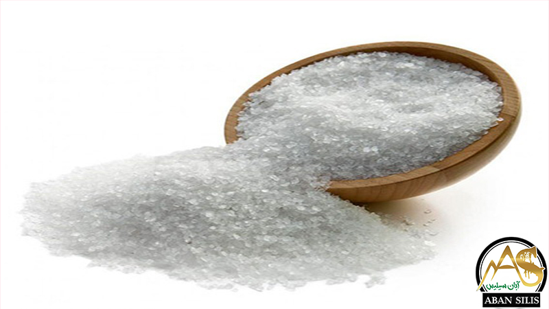 سیلیس فیلتر شنی قیمت پایین تری نسبت به سیلیس فیلتر شیشه‌ای دارد